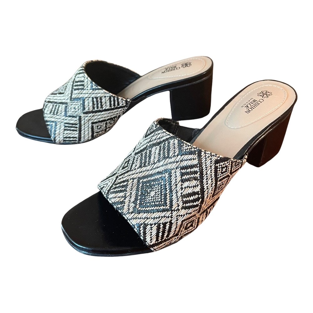 AVON Cushion Walk Tribal Sandals Size 9 Comfortable Stylish  