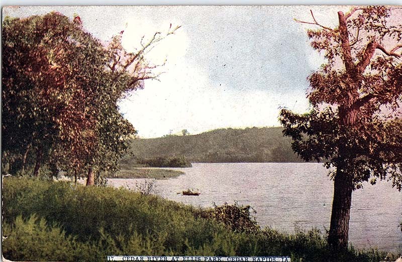 Postcard BOAT SCENE Cedar Rapids Iowa IA m/09 AJ2081