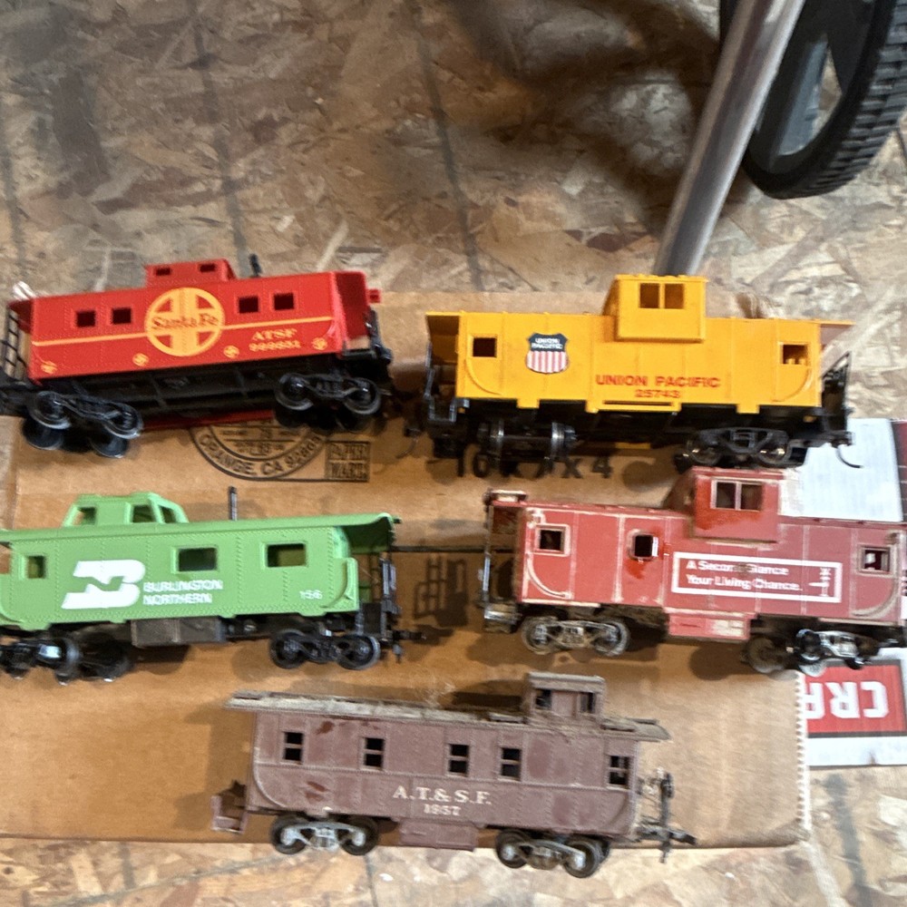 HO Caboose Lot Santa Fe Union Pacific Burlington Northern A.T.S.F. 5 Cars 1:87