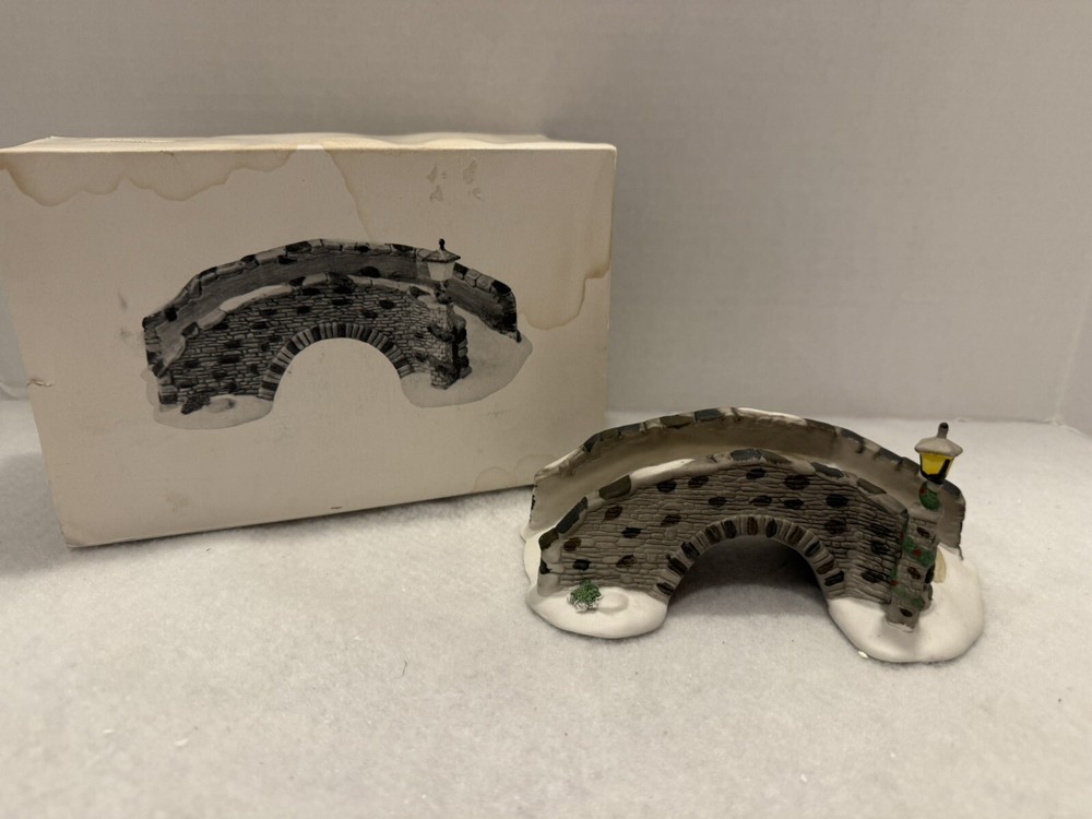 Dept 56 Dickens Village Retired Stone Bridge 6546-3 with Original Box