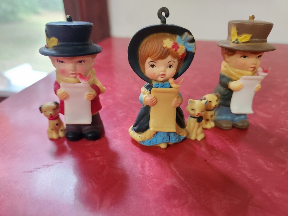 VTG 3 MCM Christmas Boys & Girl Carolers 3” Tall Hard Plastic Figurines Dogs Cat