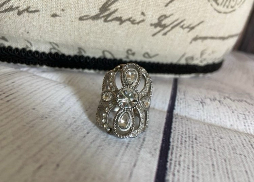 Lia Sophia Florence Ring, Size 6