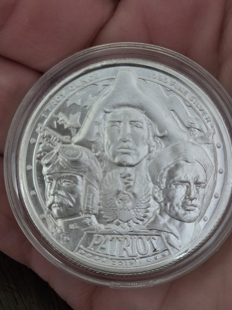 2019 World War II Patriot Round  1 Troy Oz .999 Fine Silver In Capsule Mason Min