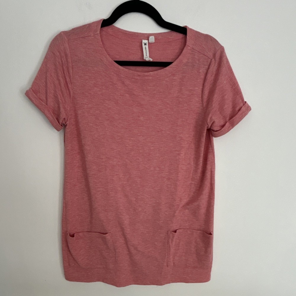 Cable & Gauge Women's Pink Short Sleeve Crew Neck Pocket T-Shirt