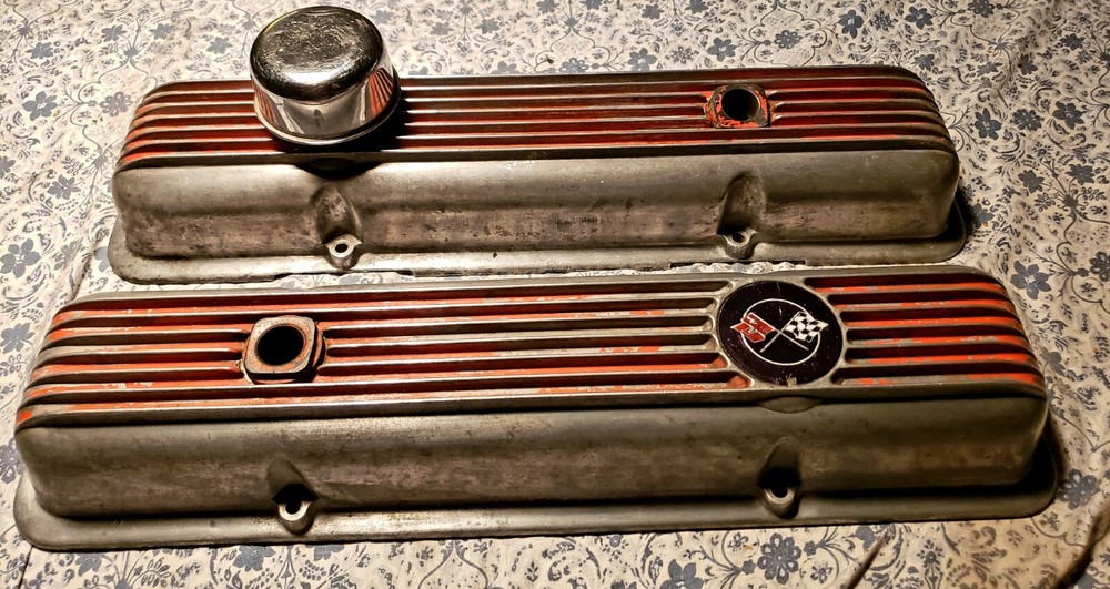 GM Finned Valve Covers 1971 1972 LT-1 350 Corvette Camaro Z28 3989005 3965542