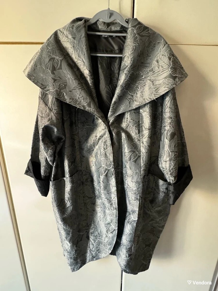 Luxury  Brocade Coat Silver Gray Jacquard O/S Oversize Statement Outerwear