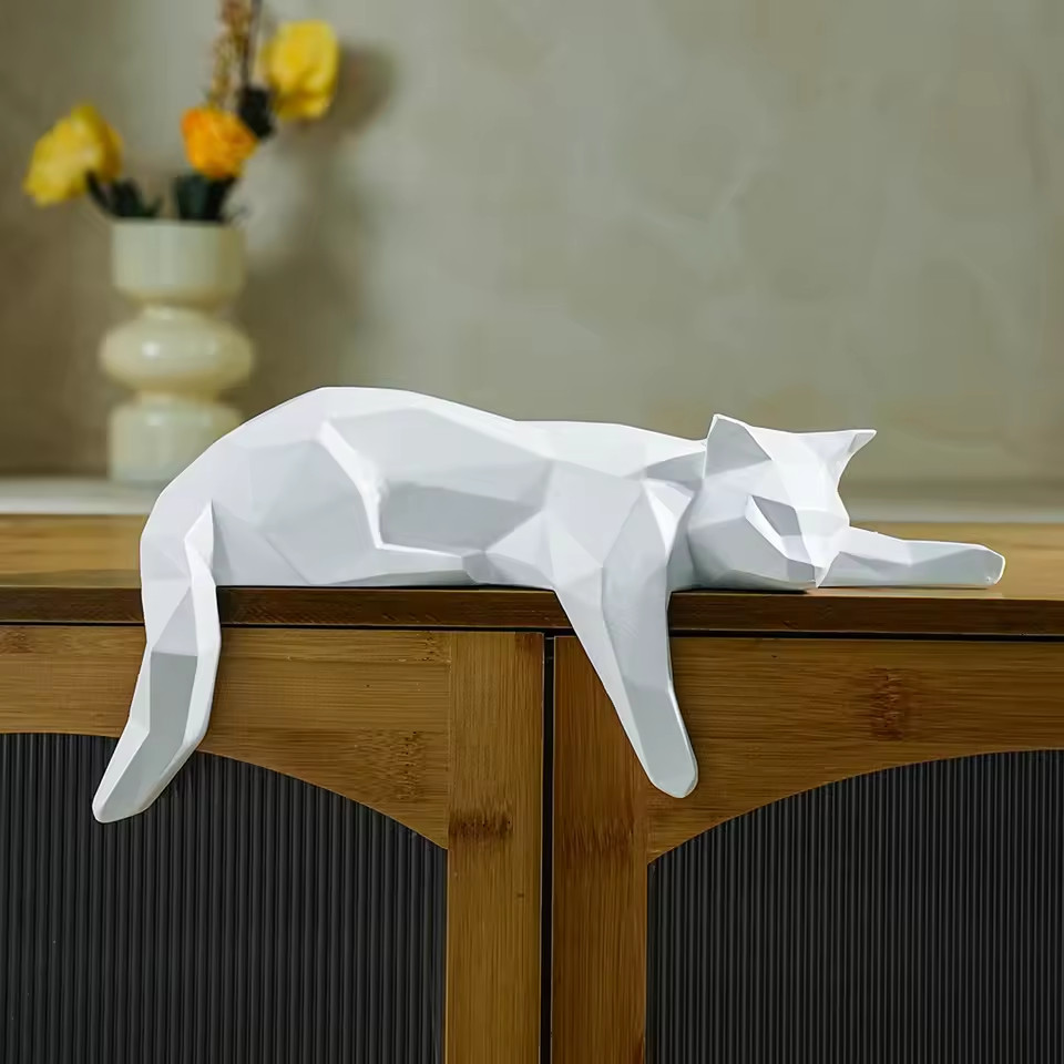 Modern Geometric Cat Statue - Minimalist Resin Sculpture for Home & Office Decor