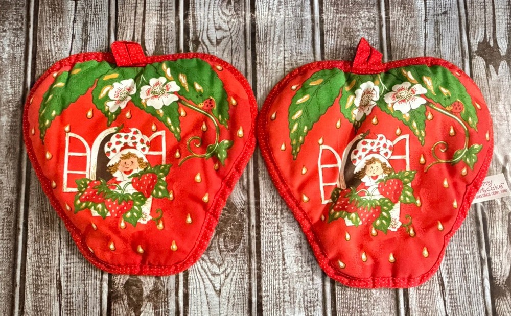 Vintage 1980s Strawberry Shortcake Strawberry Shaped Oven Mitt Pot Holder Set