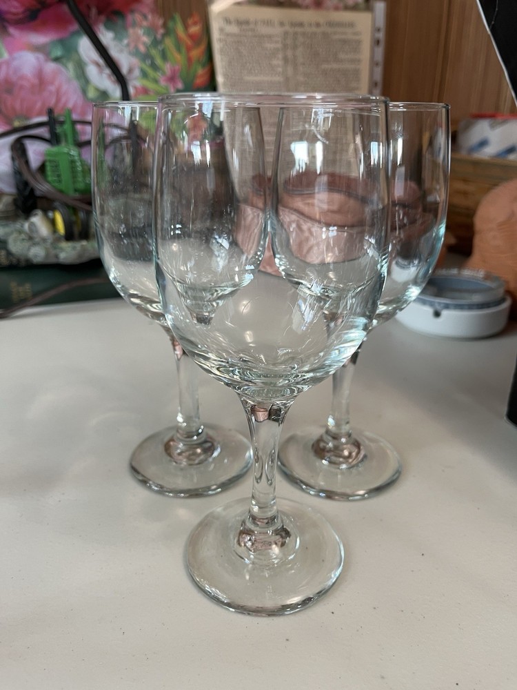Set of 3 Clear Glass Wine Glasses Round Solid Color Design Adults 7