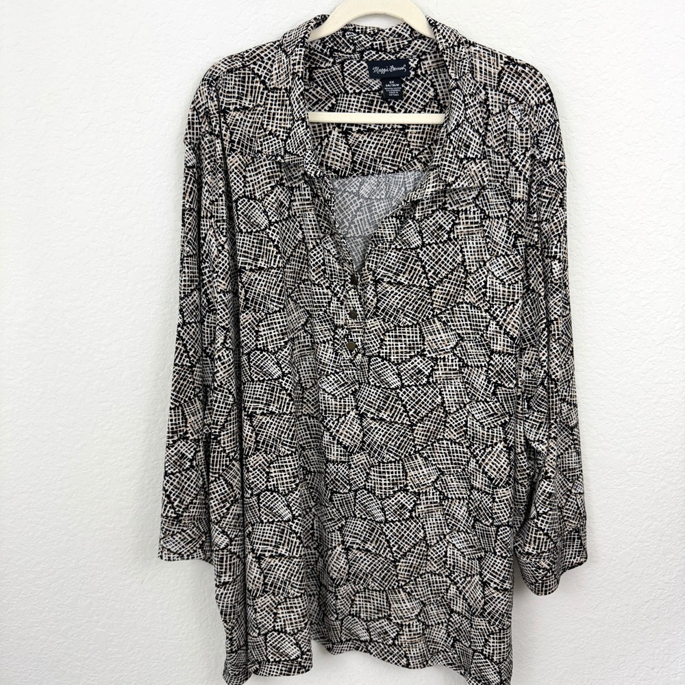 Maggie Barnes Womens Blouse Top Size 5X Animal Print Flowy Quarter Button Black
