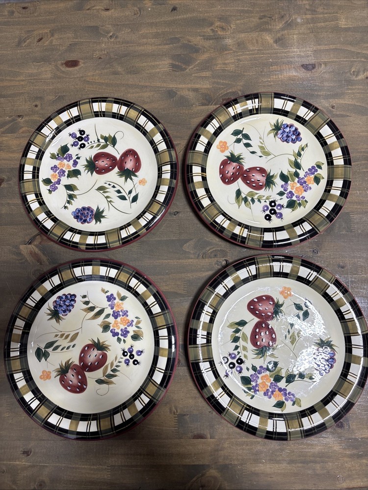 Oneida Strawberry Plaid Dinner Plate Hand-Painted Ceramic 10 5/8
