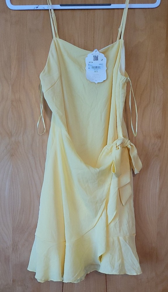 Mini Dress Ruffled size Small Altard state . pale Banana