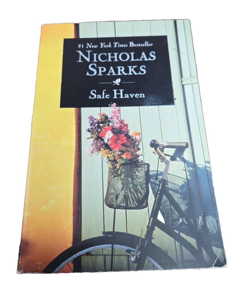 Safe Haven by Nicholas Sparks (2011, Trade Paperback / Trade Paperback)