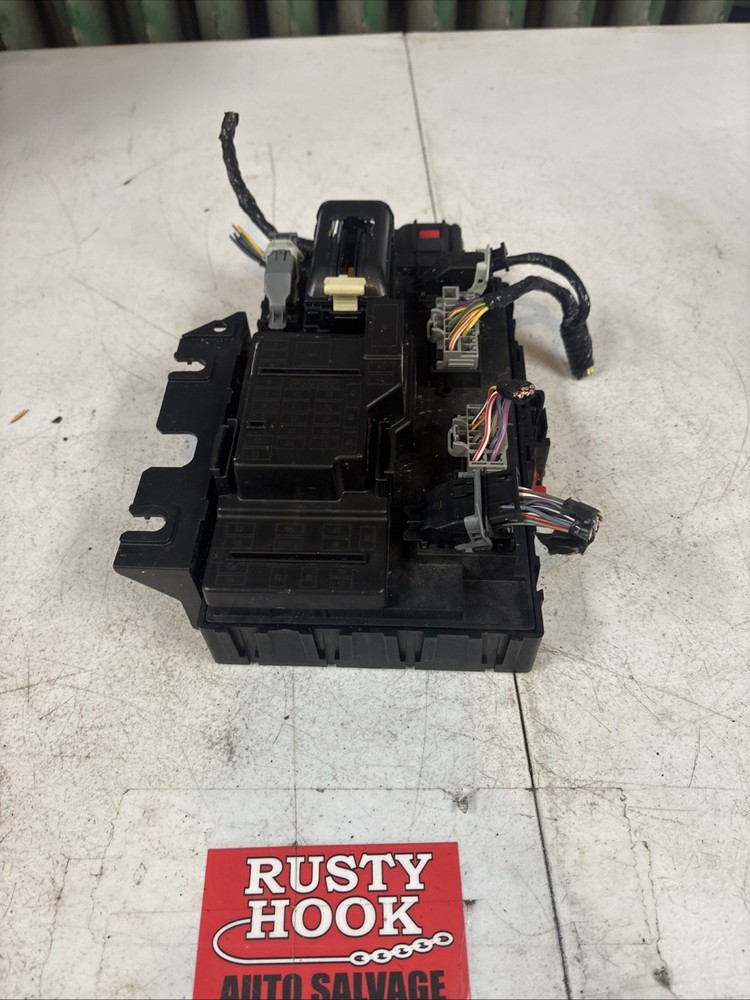 2011 Ford Escape Fuse Box Relay Control Junction Unit BL8T-15604-AA