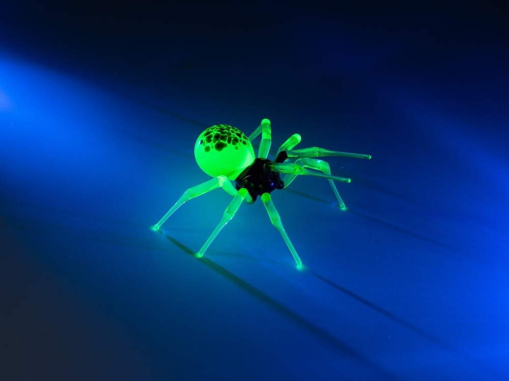 Glowing Uranium Glass Spider – Black and Neon Green Figurine – Handmade Lampwork