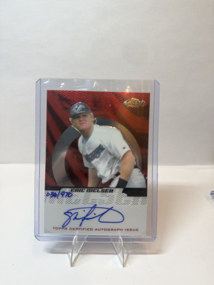 2005 Topps Finest Auto Red Eric Nielsen #153 Auto