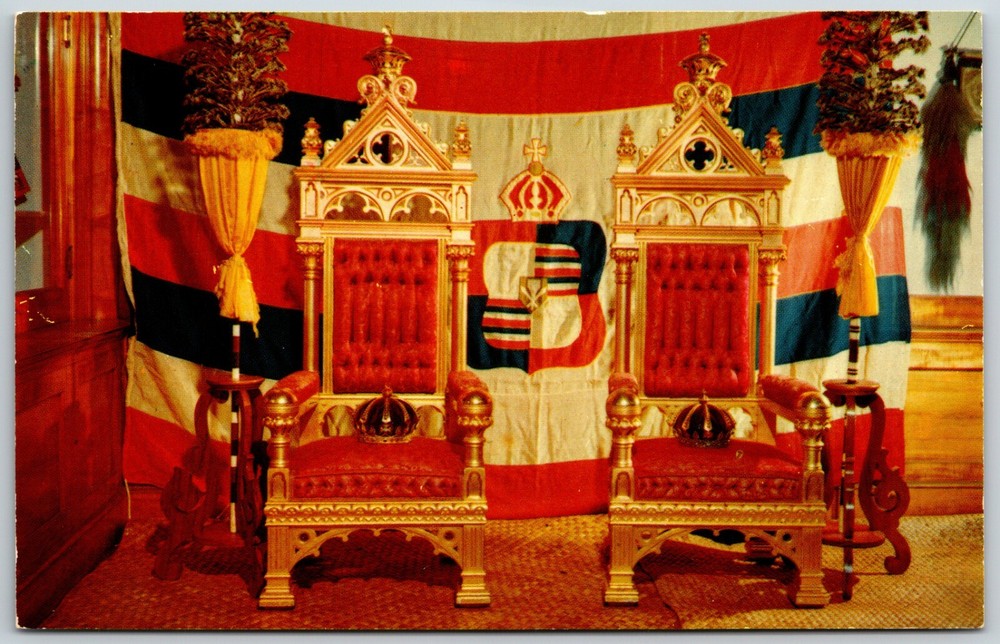 Throne of Hawaii, Bishop Museum, Honolulu, Hawaii - Postcard