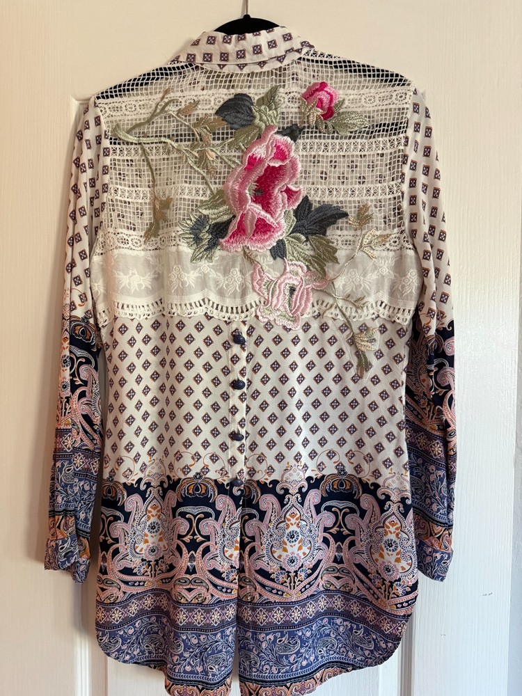 Aratta Silent Journey Designer Embroidered Button Down Long Sleeve Top Size S