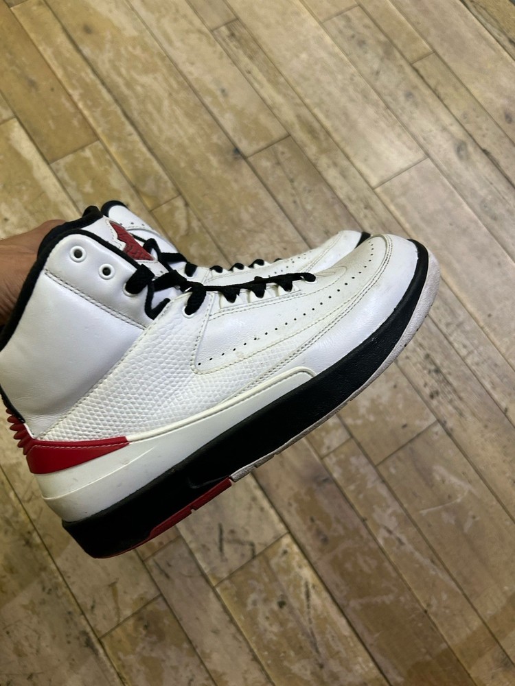 Size 8.5 - Jordan 2 Retro Mid Chicago