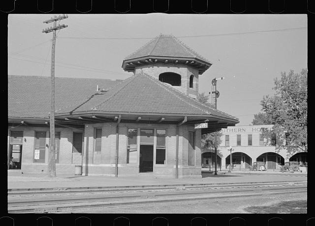 Railroad station at Tupelo,Mississippi,MS,Arthur Rothstein,August 1935,FSA