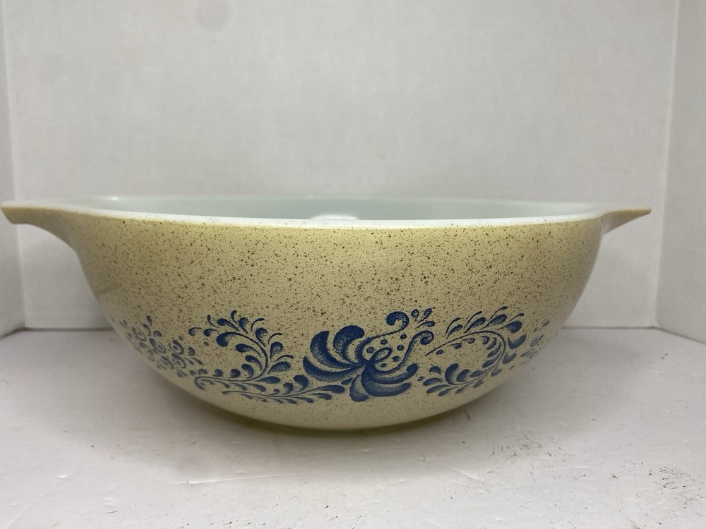 Vintage Pyrex Homestead 444 4 Qt Mixing Bowl Blue Speckled USA
