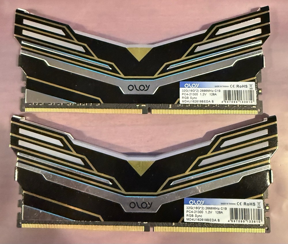 OLOy WARHAWK DDR4 32GB (2x16GB) DIMM RGB Sync Memory Kit 2666mhz