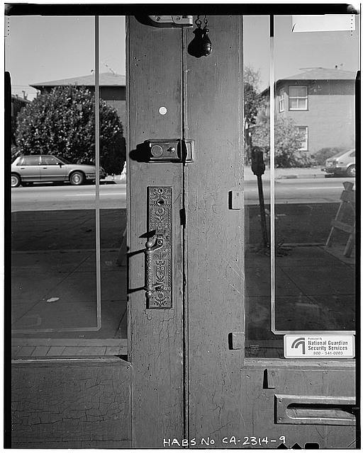 Photo:Berkeley California Davis-Byrne Building Door Hardware Detail 1900s