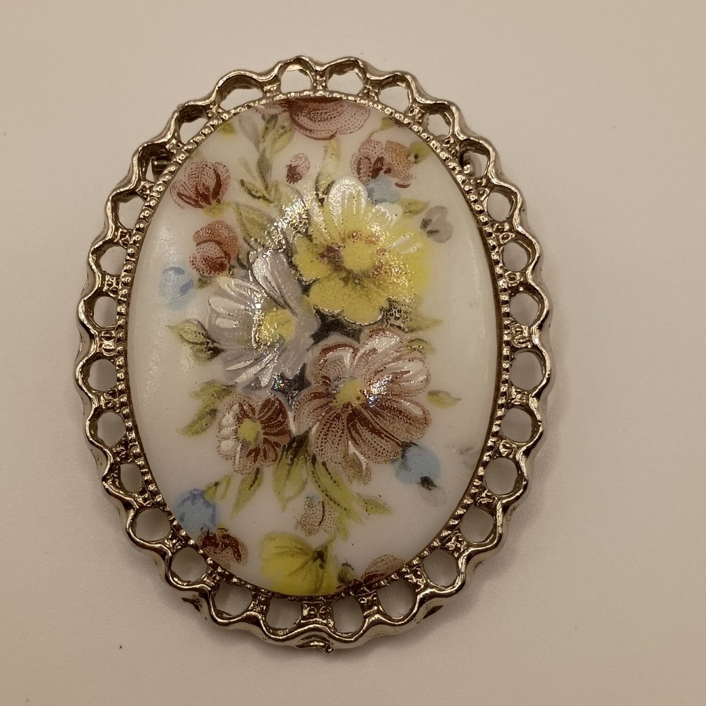 Vintage Dainty Oval Painted Floral Porcelain Brooch Scalloped Silver Tone Frame