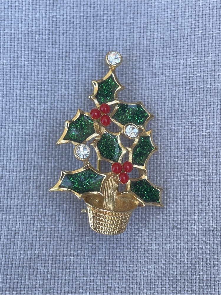 Avon Christmas Tree Brooch Pin Vintage Holly Berry Enamel Gold Tone Stamped