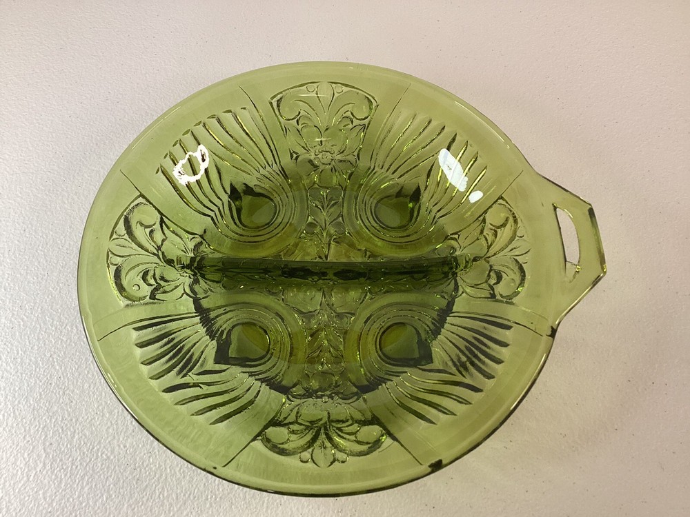 MCM Indiana Glass Vintage Avocado Green Divided Pickle Relish Dish