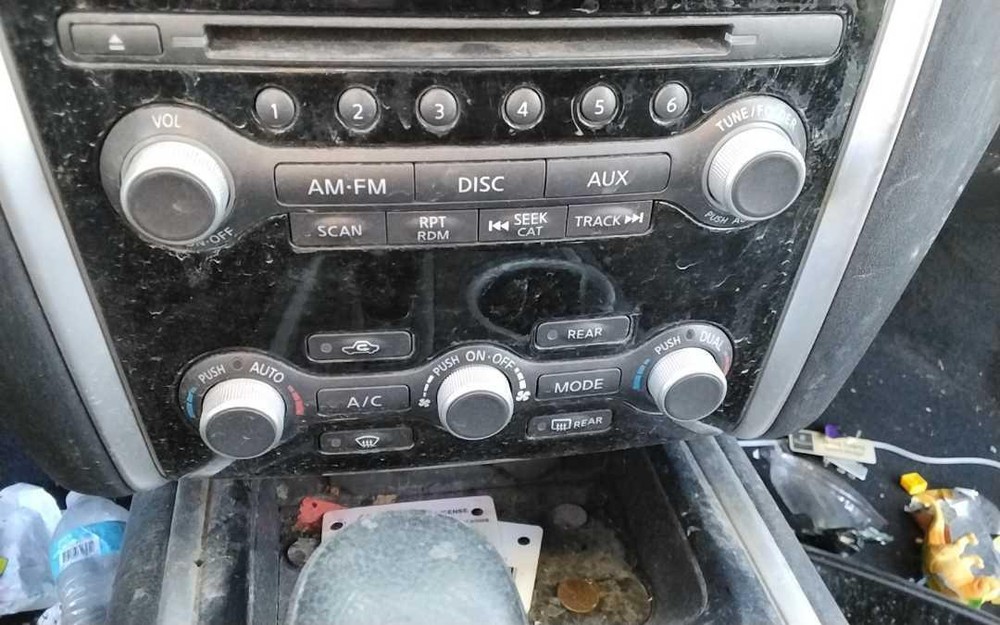 Used 2015 Nissan Pathfinder Front AC Selector Switch with 3-Dial Control ID