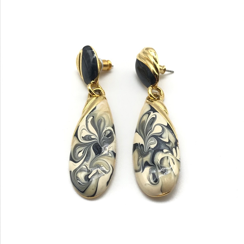 Vintage Enamel Gold Tone Ladies Long Dangle Drop Earrings