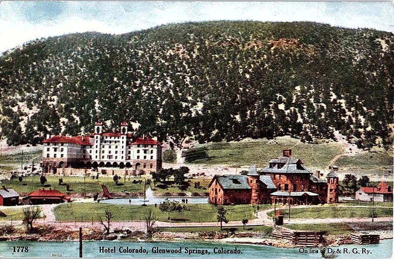 Postcard HOTEL SCENE Glenwood Springs Colorado CO m/09 AI9367