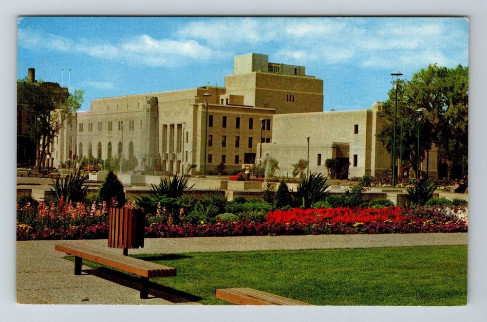 Winnipeg-Manitoba, Auditorium and Memorial Park, Vintage Postcard