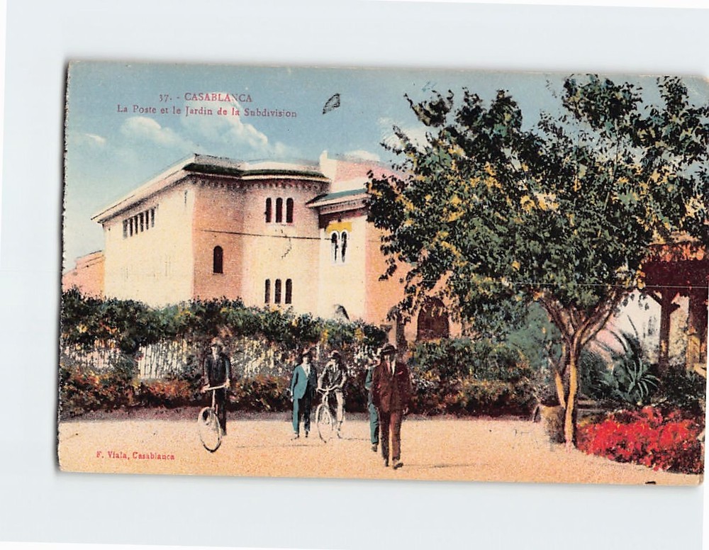 Postcard La Poste et la Jardin de la Subdivision Casablanca Morocco