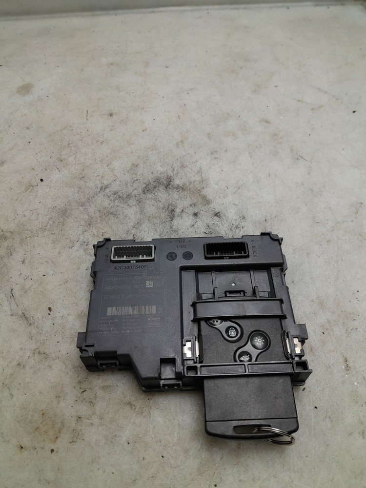 Lecteur de carte Renault CLIO IV 285906306R