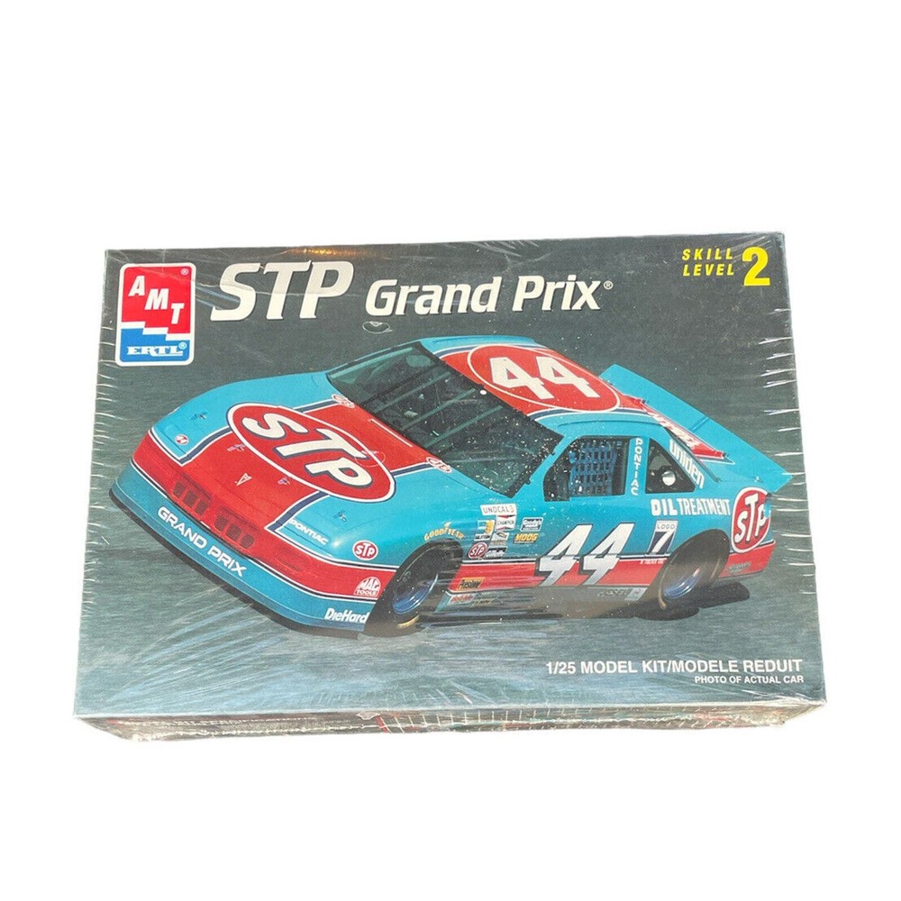 Amt Ertl Rick Wilson Stp Grand Prix #44 1993 Plastic Model Kit No 6892