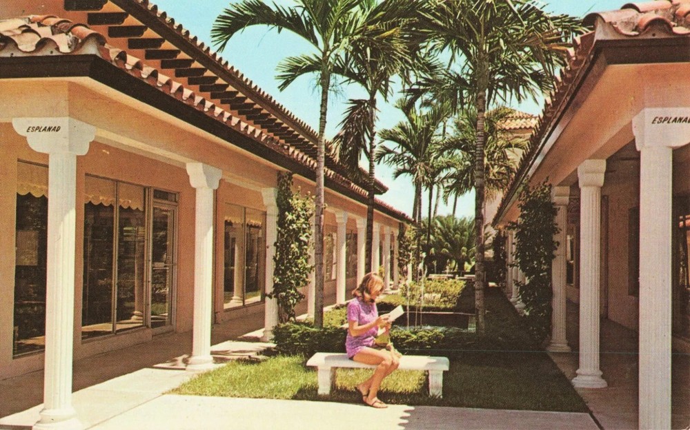 Royal Palm Plaza Shopping Area - Boca Raton Florida FL - Postcard