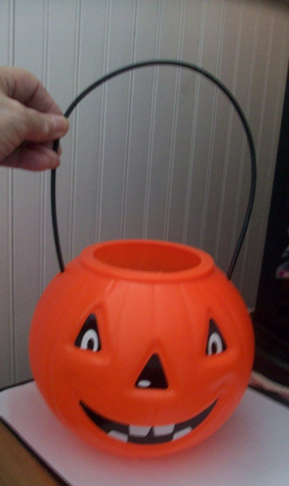Plastic blow mold HALLOWEEN Jack-O-Lantern pumpkin Trick Treat candy bucket NICE