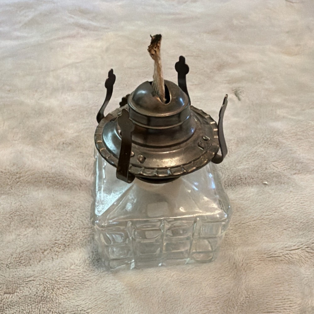 Eagle Clear Glass Oil Lamp Lantern with Metal Top and Knob Control