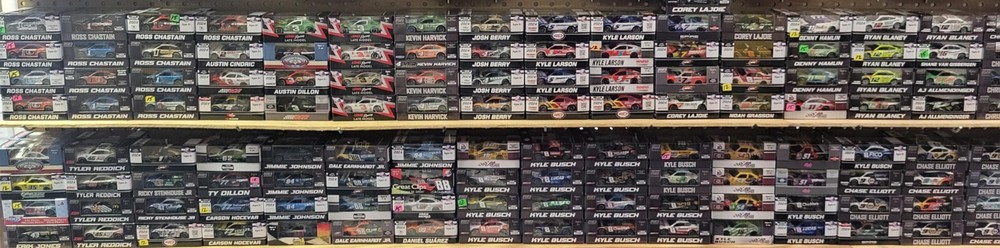 NASCAR 2 CAR LOT - 1-64 LIONEL DIECAST CARS (Price per 2 cars) Not Entire Set