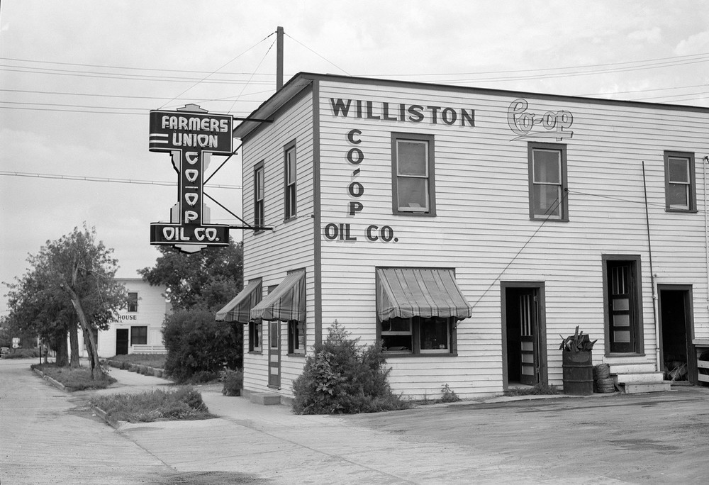 1941 Williston Co-Op Oil Company, North Dakota Old Photo 13