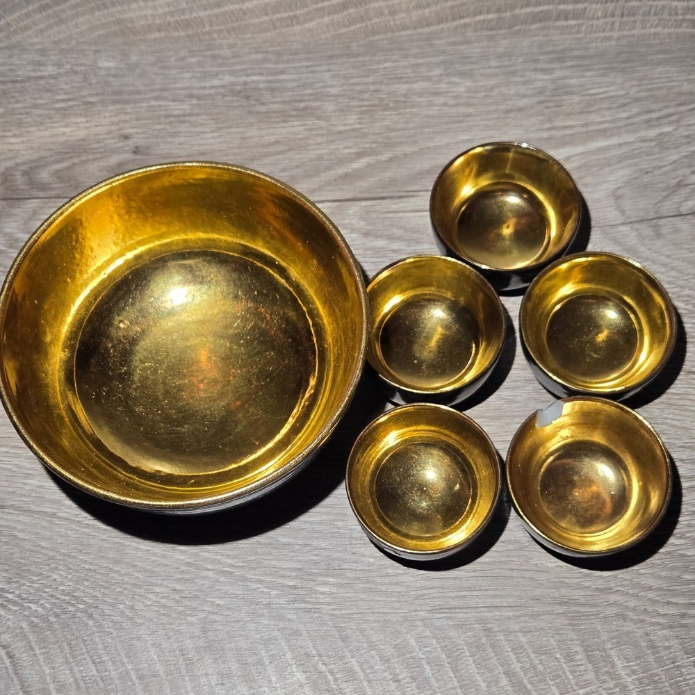 Japanese Sake Cups Set Of 5 And Bowl Signed Black & Gold Vintage