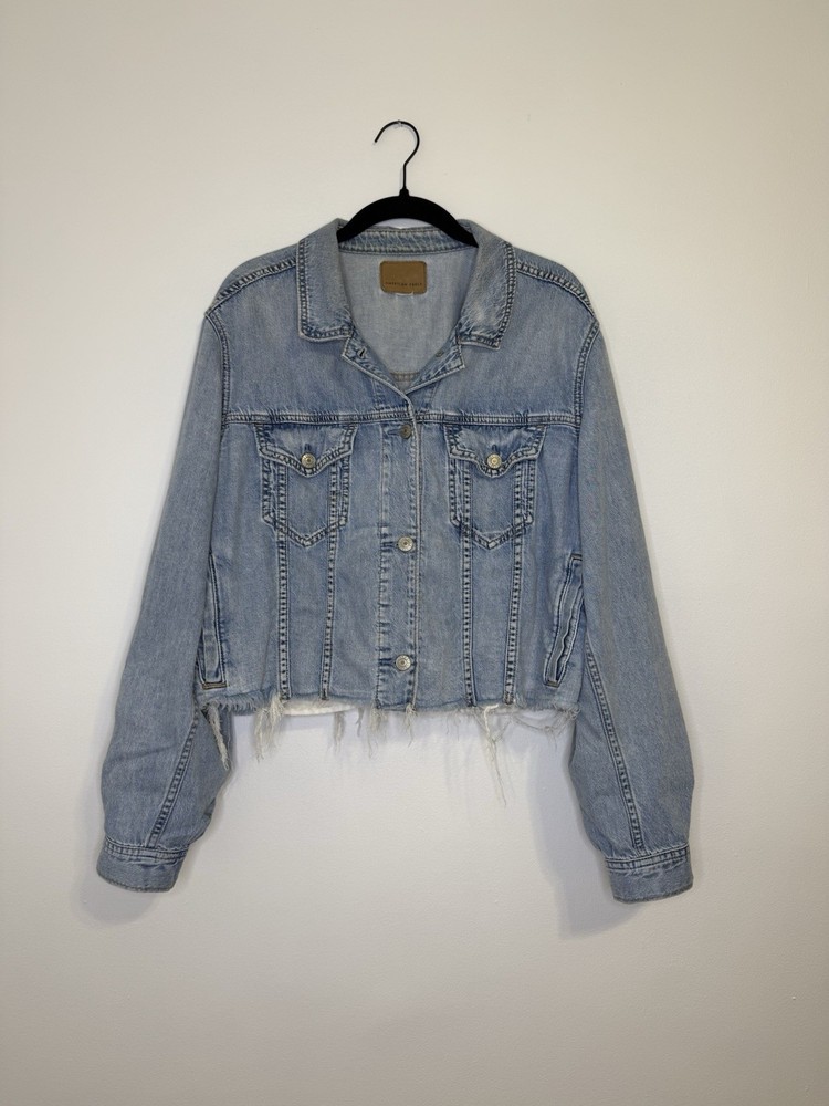 American Eagle Denim Jacket Cropped Distressed Light Wash Women’s XL
