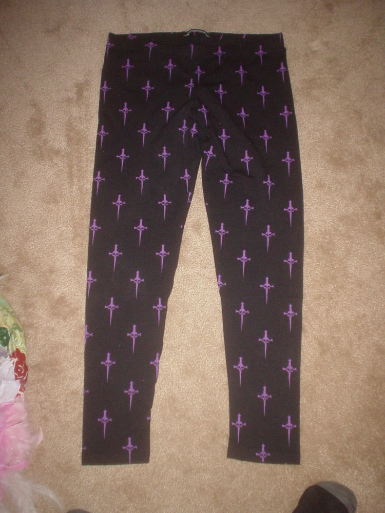 LADIES/JUNIOR'S (LIP SERVICE) BLACK WITH PURPLE SKULLS STRETCH LEGGINGS - SZ. 11