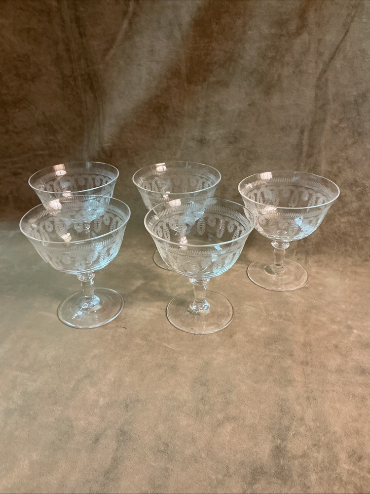 1930s Bryce glass Company needle etched  loop design sherbet/Champagne Lot Of 5