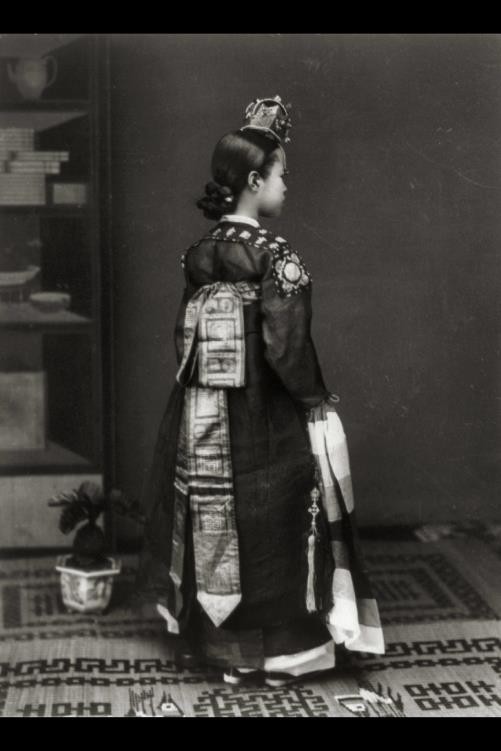 Korea,East Asia,1910-1920,Geisha Girl of Palace,backside,Women employment