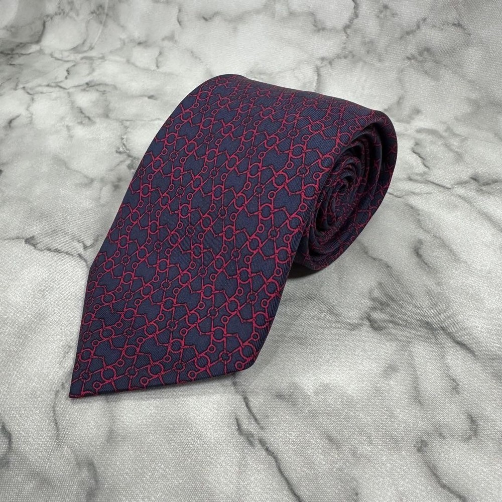 HERMES Necktie Tie Navy Red Made in France All over chain pattern Used 100% Silk