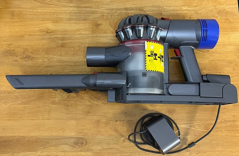 Dyson Cyclone V7 Animal Cordless Stick Vacuum with Extra Attachments