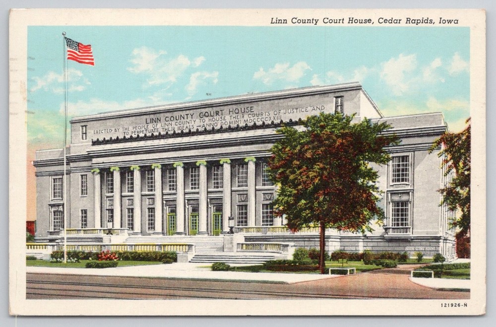 Linn County Court House Cedar Rapids Iowa Vintage 1940s Linen Postcard